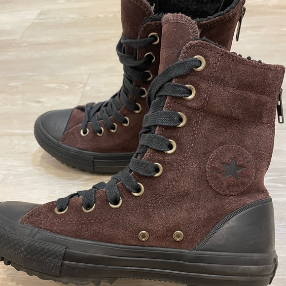 Converse Hightop Size 6 - Picture 1 of 4